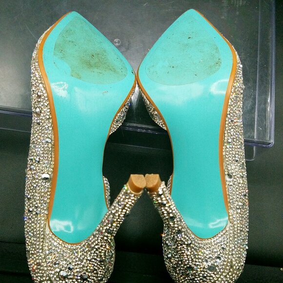 Betsey Johnson Shary Silver Rhinestone Pumps Size 7.5M - Great Pre-Owned - Picture 11 of 16